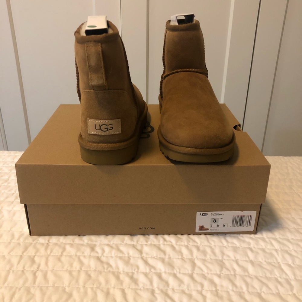 UGG Classic Mini II Boot Size: 8